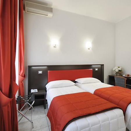 Hotel Al Corso لينيانو الغرفة الصورة